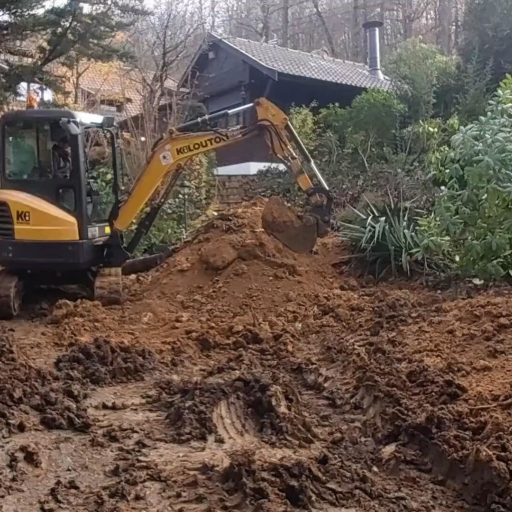 l embellie des exterieurs nivellement terrain et decaissement de terre